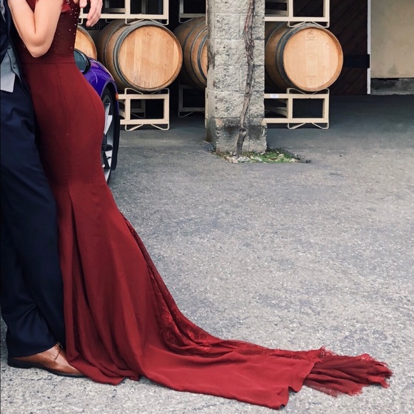 JJ’s house off the shoulder dress - Picture 4 of 8